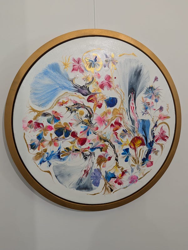 Ausstellung runder Gemälde von Melanie Wendt in Hamburg
