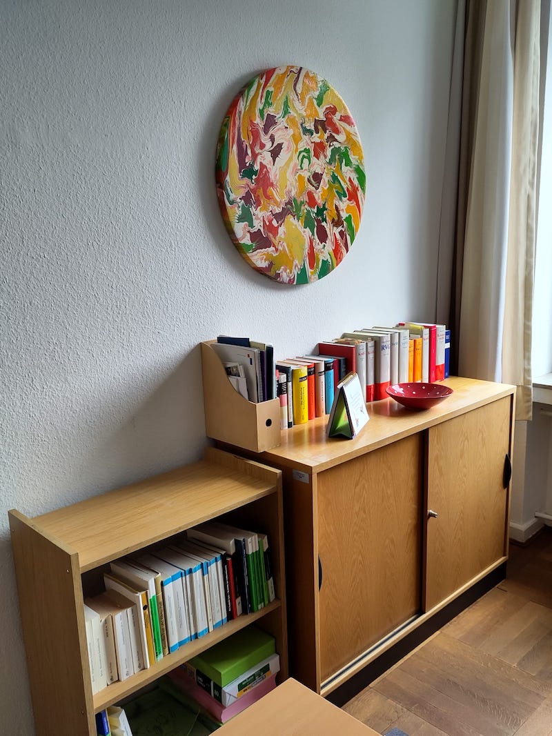 Artist Lounge 19 rundes Gemaelde Petra Sindermann 1